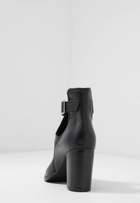Zign Ankle boot