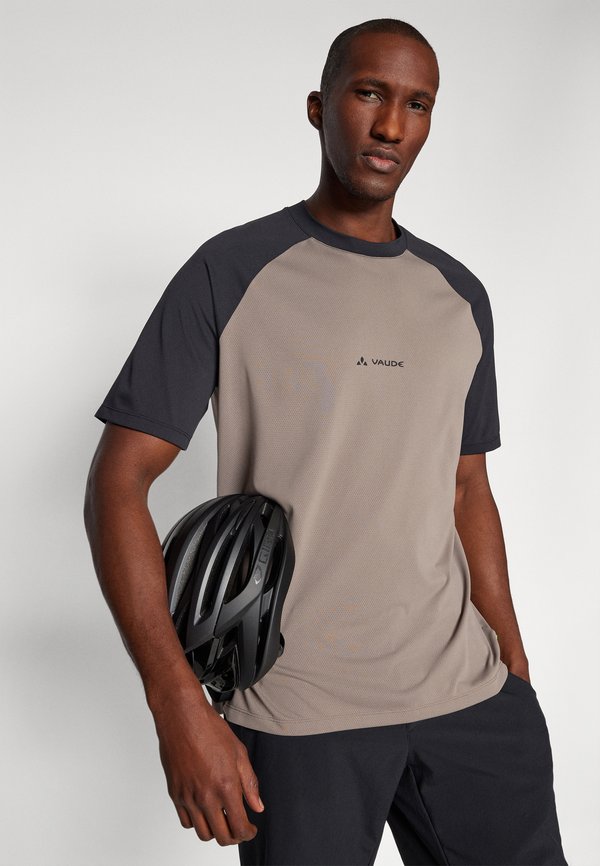 LOAMER  - Sports T-shirt - coconut2