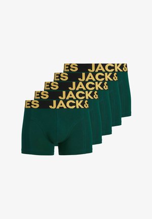 Zöld pamut boxeralsók fekete elasztikus derékpánttal, sárga "JACK&" felirattal. Öt pár egymás mellett kiállítva, sima textúrával.