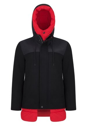 Czarna kurtka zewnętrzna z czerwonym podszewką i kapturem, o gładkiej teksturze, z regulowanymi sznurkami i podwójną warstwą.