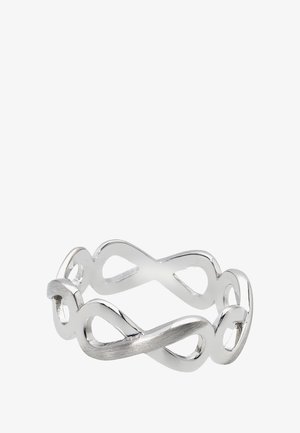 Bague en argent en forme d'infini avec un design entrelacé, présentant une finition polie et une texture lisse, mettant en valeur des boucles ouvertes tout au long.