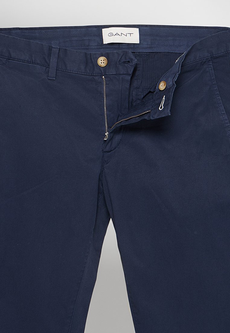 SLIM FIT
