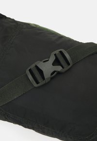 Columbia LIGHTWEIGHT PACKABLE HIP PACK UNISEX - Bolsa de cintura - canteen, greenscape