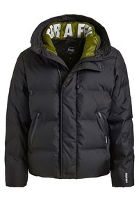 Musta toppatakki hupulla, vetoketjulla ja nepparikiinnityksellä, vaakasuoralla tikatulla kuviolla, kontrastivihreällä vuorella ja sivulla vetoketjutasku.