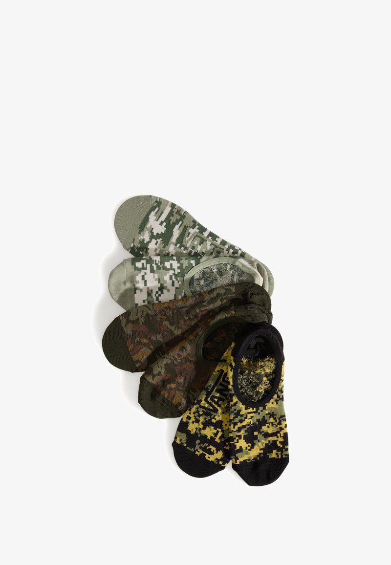 Cinco pares de calcetines tobilleros en varios patrones de camuflaje, con colores verde, marrón y negro, acabados texturizados y elásticos en la parte superior.