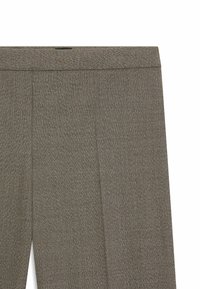 Hosen mit braunem Hahnentrittmuster aus glattem Material, mit flacher Vorderseite und einem Bund, der für eine taillierte Passform ausgelegt ist.