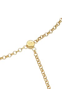 Collar de metal tono dorado con diseño de cadena enlazada, textura suave y un cierre redondo marcado con "925" que indica plata de ley.