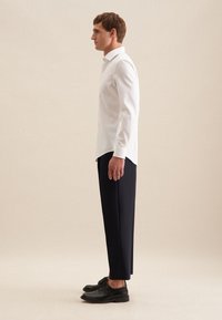 Seidensticker SHAPED - Camicia - white