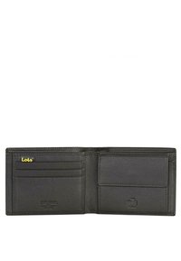 Billetera de cuero negro con protección RFID, que cuenta con múltiples ranuras para tarjetas y una ventana para identificación. Superficie texturizada con acentos de logo en amarillo.