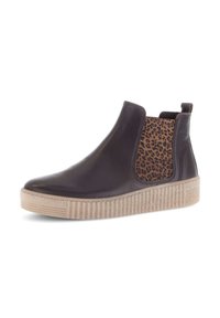 Donkerbruine leren enkelboot met een elastische zijkant in luipaardprint en een beige textuur rubberen zool.