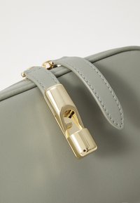 Furla GOCCIA CROSSBODY - Taška s příčným popruhem - agave