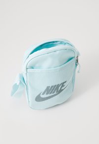 Nike Sportswear HERITAGE UNISEX - Mala a tiracolo - glacier blue