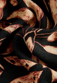 Next REGULAR FIT BLEND RUFFLE SLEEVE  - Blůza - black tan palm print