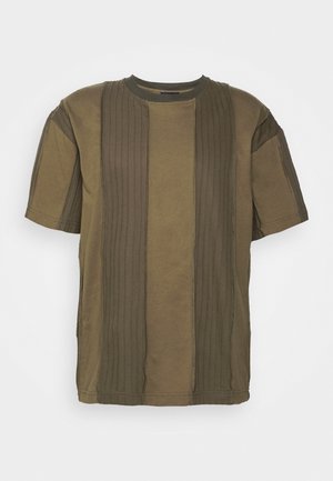 STRIPES - T-shirt con stampa - green