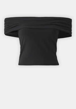 Svart av- skulder topp med rynket tekstur ved halslinjen, korte ermer, og en tettsittende kort design. Laget av elastisk materiale.