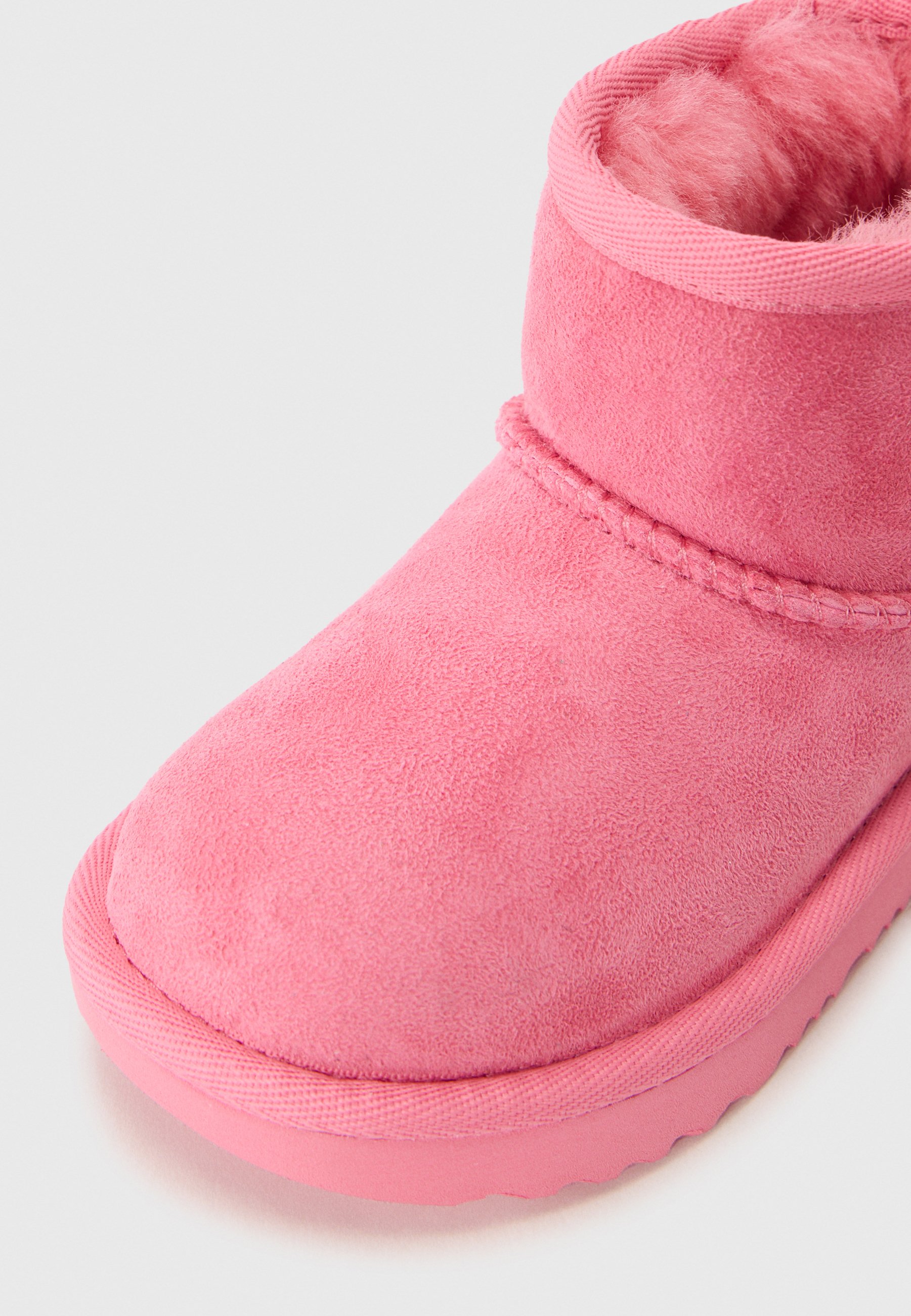 UGG CLASSIC MINI II - Classic ankle boots - pink bloom/pink