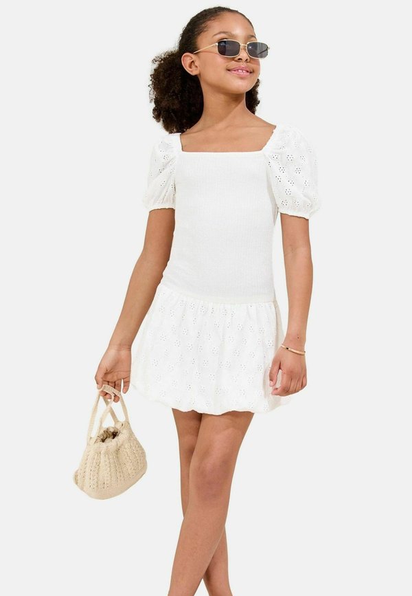 REGULAR FIT -  BRODERIE PUFFBALL  - Freizeitkleid - ivory