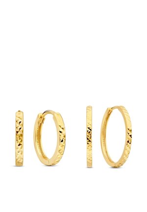 Boucles d'oreilles en or en forme de cerceau avec une surface texturée et un design facetté. Elles sont rondes, brillantes et disposent d'un mécanisme de fermoir sécurisant.