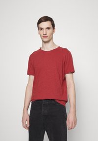 Selected Homme SLHMORGAN SS O-NECK TEE W NOOS - T-shirt básica - cowhide