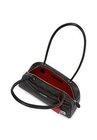 Geantă de mână din piele neagră cu un model, interior roșu, având un capac din piele curbat și un închidere cu fermoar. Design compact cu hardware minimal.