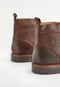 Next MODERN HERITAGE BROGUE - Snørestøvletter - brown