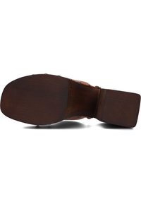 Notre-V Clogs - cognac
