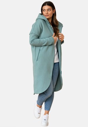 - Klasyczny płaszcz