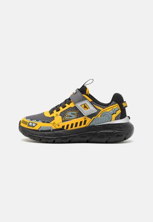 TRACKS - Sneakers laag - charcoal/yellow