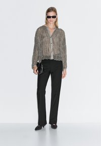 Massimo Dutti GATHERED GINGHAM GARMENT - Hemdbluse - black