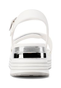 Sandali platform bianchi con fasce larghe, chiusura con fibbia, un accento argentato e una superficie testurizzata, leggermente rialzata, sul tallone.