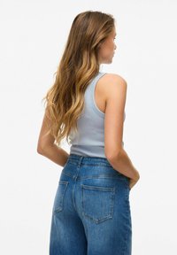 VILA VISOLA TANK - Linne - kentucky blue