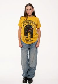Paradiso Clothing Print T-shirt - yellow