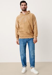 s.Oliver Felpa con cappuccio - brown aop
