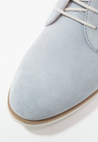 Anna Field LEATHER - Sapatos de atacadores - light blue