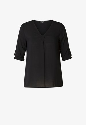 Zwarte, lichte V-hals blouse met driekwart mouwen en opneembare detail. Gladde textuur; geen zichtbare patronen of versieringen.