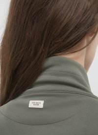 Calliope CON TASCHE - Felpa con zip - verde militare chiaro