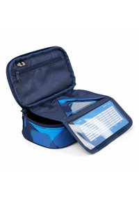 Marineblaue Tasche mit einem geometrischen Design. Verfügt über ein Reißverschlussfach und einen offenen Abschnitt mit einem Kartenhalter aus Kunststoff und einem Rasterschema.