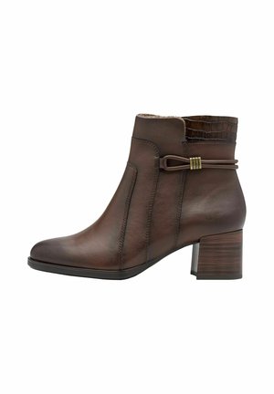 Classic ankle boots - cognac