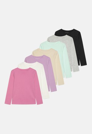 Conjunto de sete camisas de manga longa em várias cores: rosa, branca, lavanda, bege, menta, cinza e preta. Tecido macio, design de gola redonda.