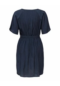 Robe courte bleu marine avec manches courtes, taille élastique froncée et tissu texturé.