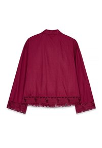 Camicia bordeaux a maniche lunghe con colletto, caratterizzata da dettagli in pizzo floreale ricamato sui polsini e sull'orlo, realizzata in tessuto leggero.