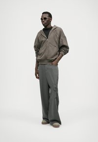 FAVELA CUTLINE FRONTZIP - Bluză de molton cu fermoar - tarmac