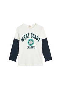 Biała koszulka z długim rękawem, z granatowymi rękawami, z zielonym napisem "WEST COAST LEAGUE" oraz grafiką koszykówki na środku.