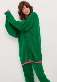 Cesare Gaspari OVERSIZED JOGGER SET  - Spodnie treningowe