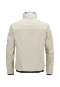 Hellbeige Jacke mit hohem Kragen, kontrastierendem dunklem Besatz und glatter Textur. Rückansicht mit minimalistischem Design und Logodetail.