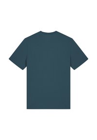 T-shirt à manches courtes en tissu teal, présentant une coupe classique, un col rond et une texture lisse sans motifs ni accents visibles.