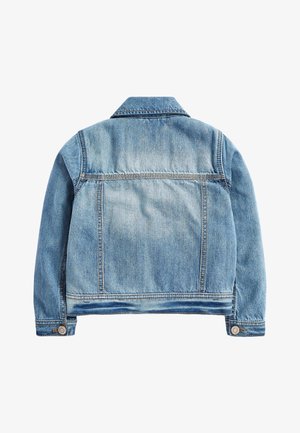 Hellblaue Jeansjacke, klassisches Design, Knopfverschluss, zwei horizontale Nähte auf dem Rücken, weiche Textur und leicht verblasster Finish.