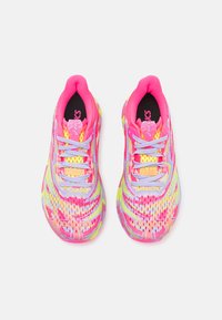 ASICS NOOSA TRI 15 - Hardloopschoenen voor op de weg - hot pink/safety yellow