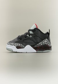 Δεν επιλέχθηκε, black/cement grey/university red/white