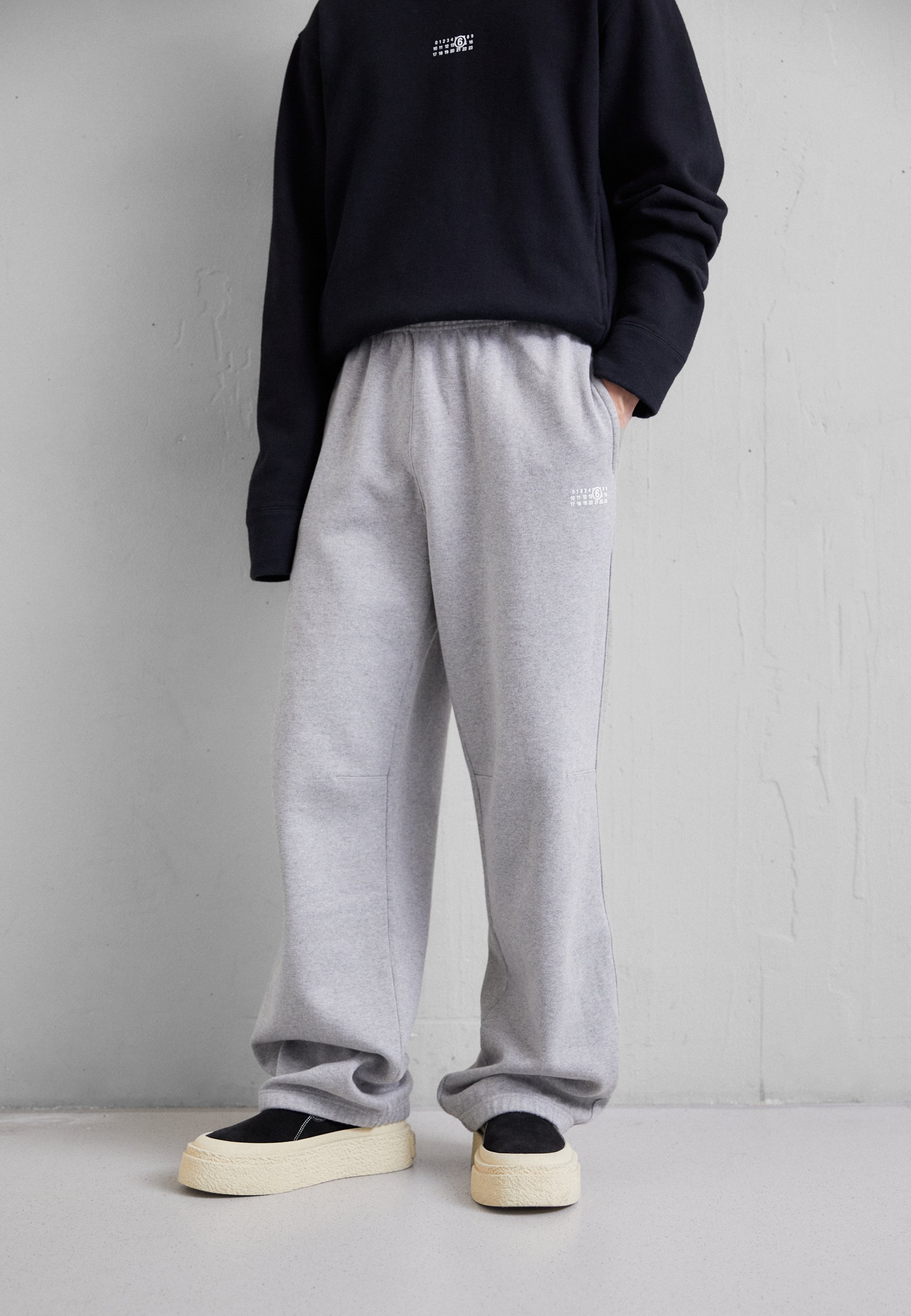 MM6 Maison Margiela PANTS - Jogginghose - grey melange/schwarz 